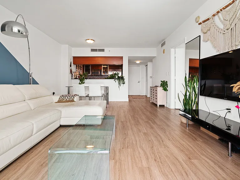 1800 N Bayshore Dr #1604 — Photo 10