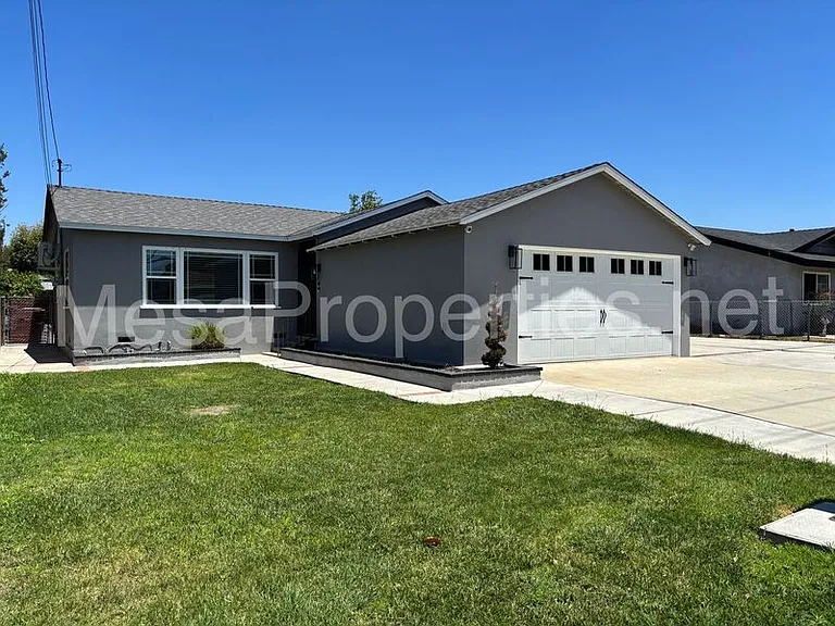 6056 Walnut Ave — Photo 2