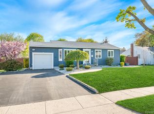 18 Byron Rd, Commack, NY 11725