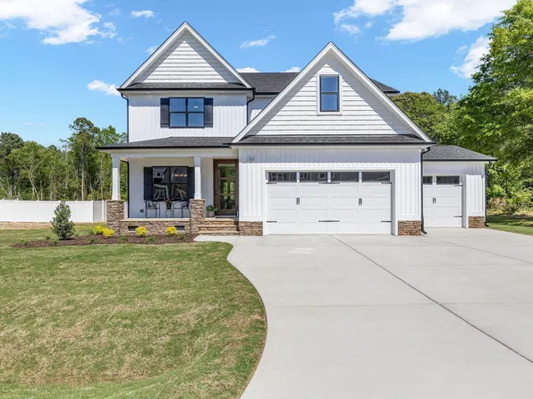 303 Freedom Ridge Dr, Smithfield, NC 27577