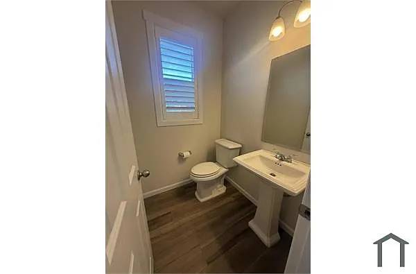 Building Photo - 15132 Tyee Dr E