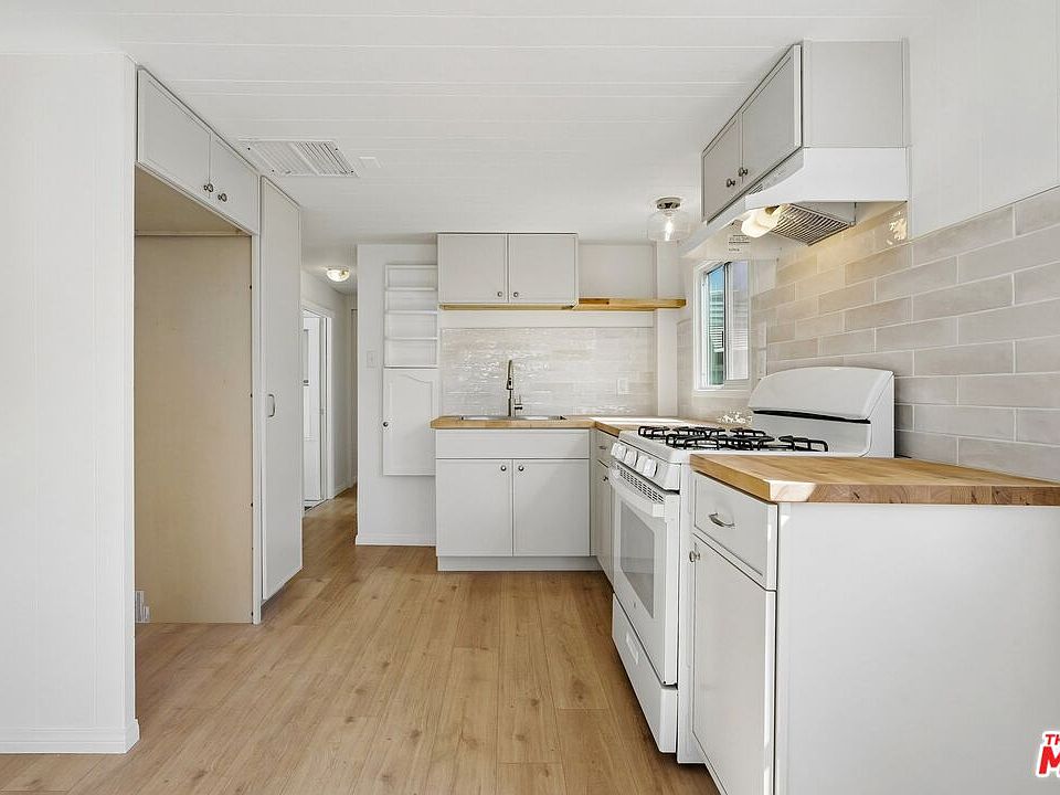 1st image of 11250 Playa St #81