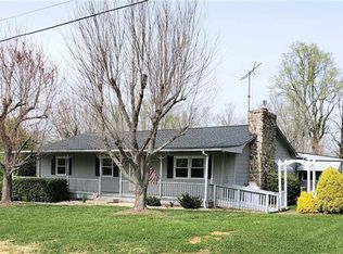 202 2nd St SW, Hildebran, NC 28637