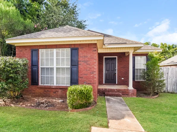 231 Thornfield Dr, Millbrook, AL 36054