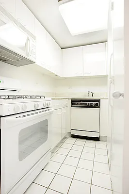 Rented by Compass | media 23