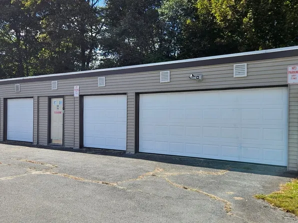 33 Higgins St, Fall River, MA 02724