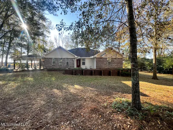 197 Burgundy Dr, Lucedale, MS 39452