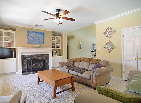 3rd image of 737 Shorewood Dr