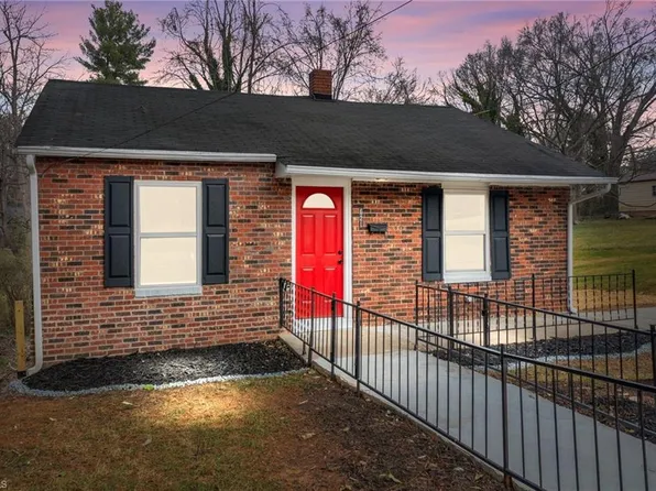 621 E Sharpe St, Statesville, NC 28677