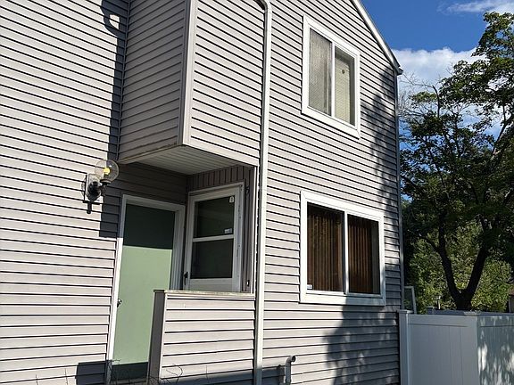 3rd image of 5 Autumn Ln Unit 5