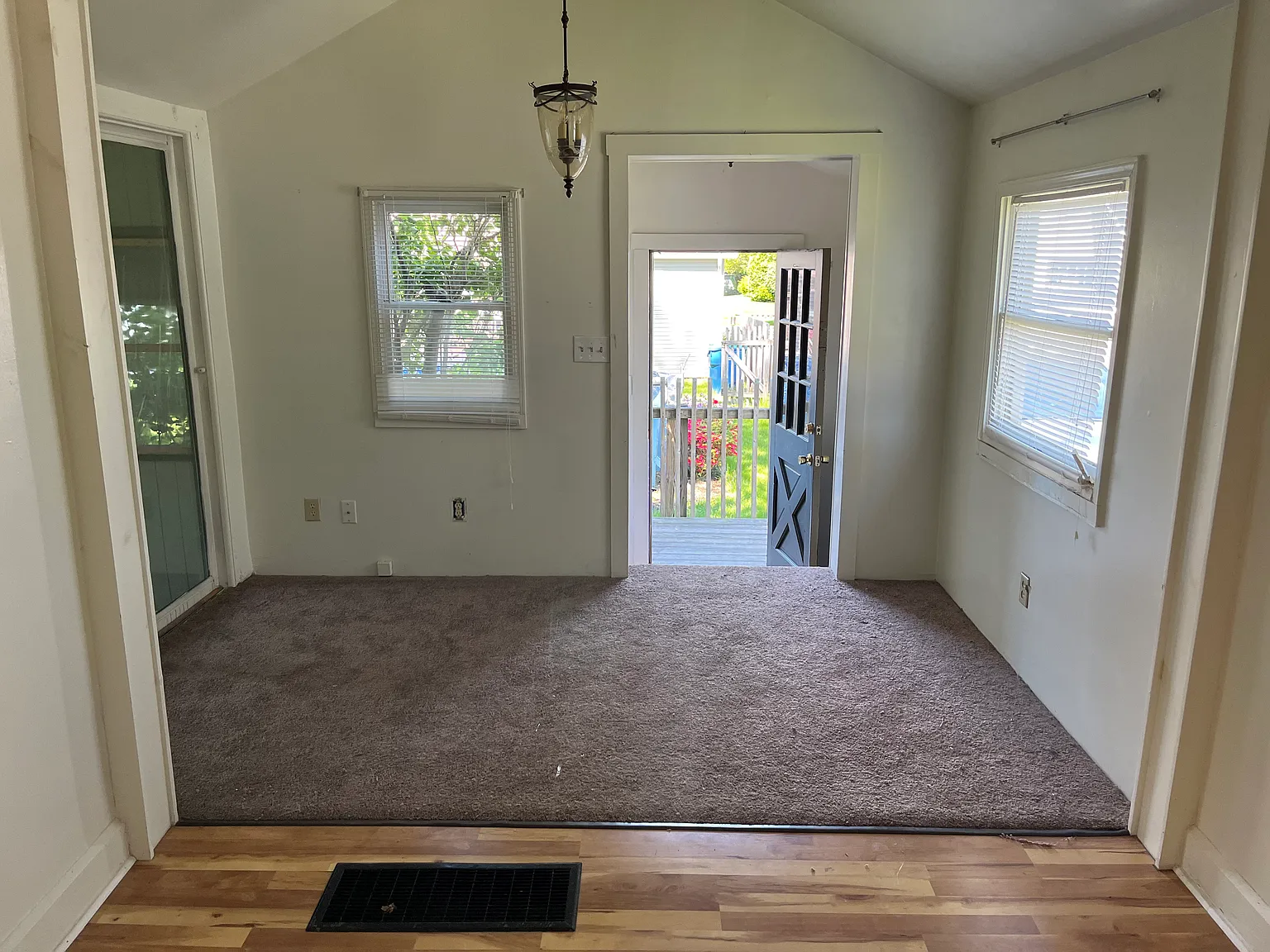 2 bed, 600 sqft, $1,100 — Photo 3