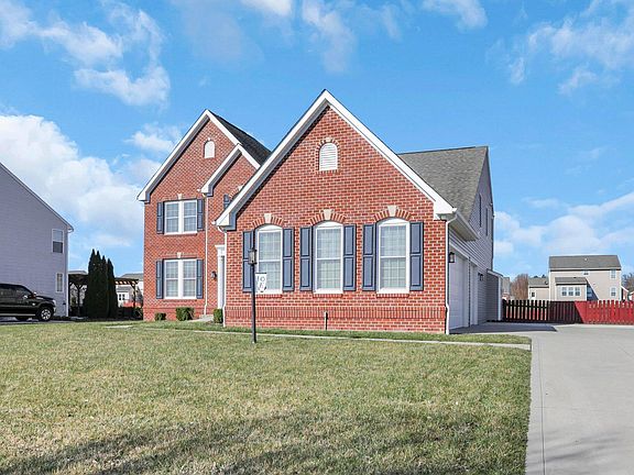 3rd image of 108 Autumn Wood Dr