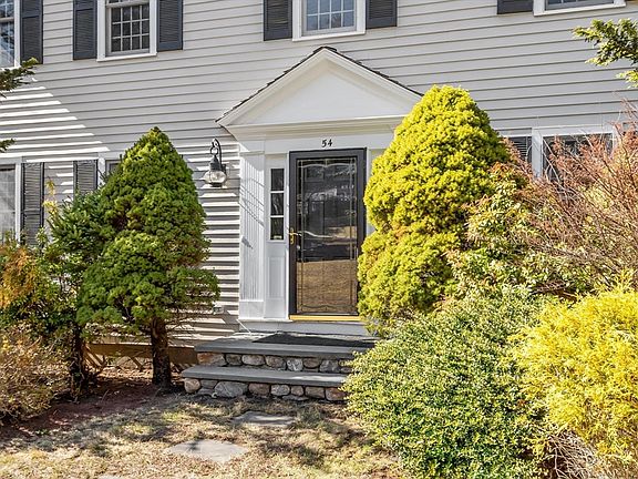 3rd image of 54 Kettle Hole Rd