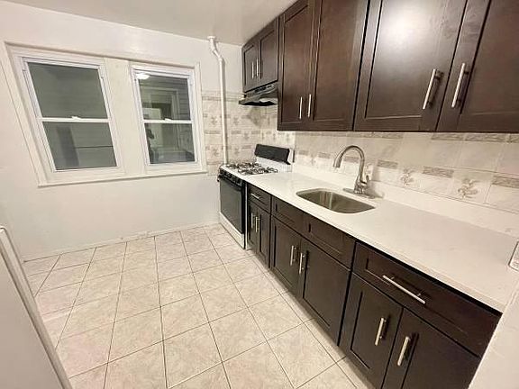 5th image of 8631 132nd St #1A