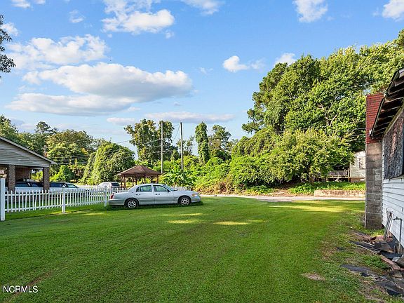3rd image of 106 Ormond Drive