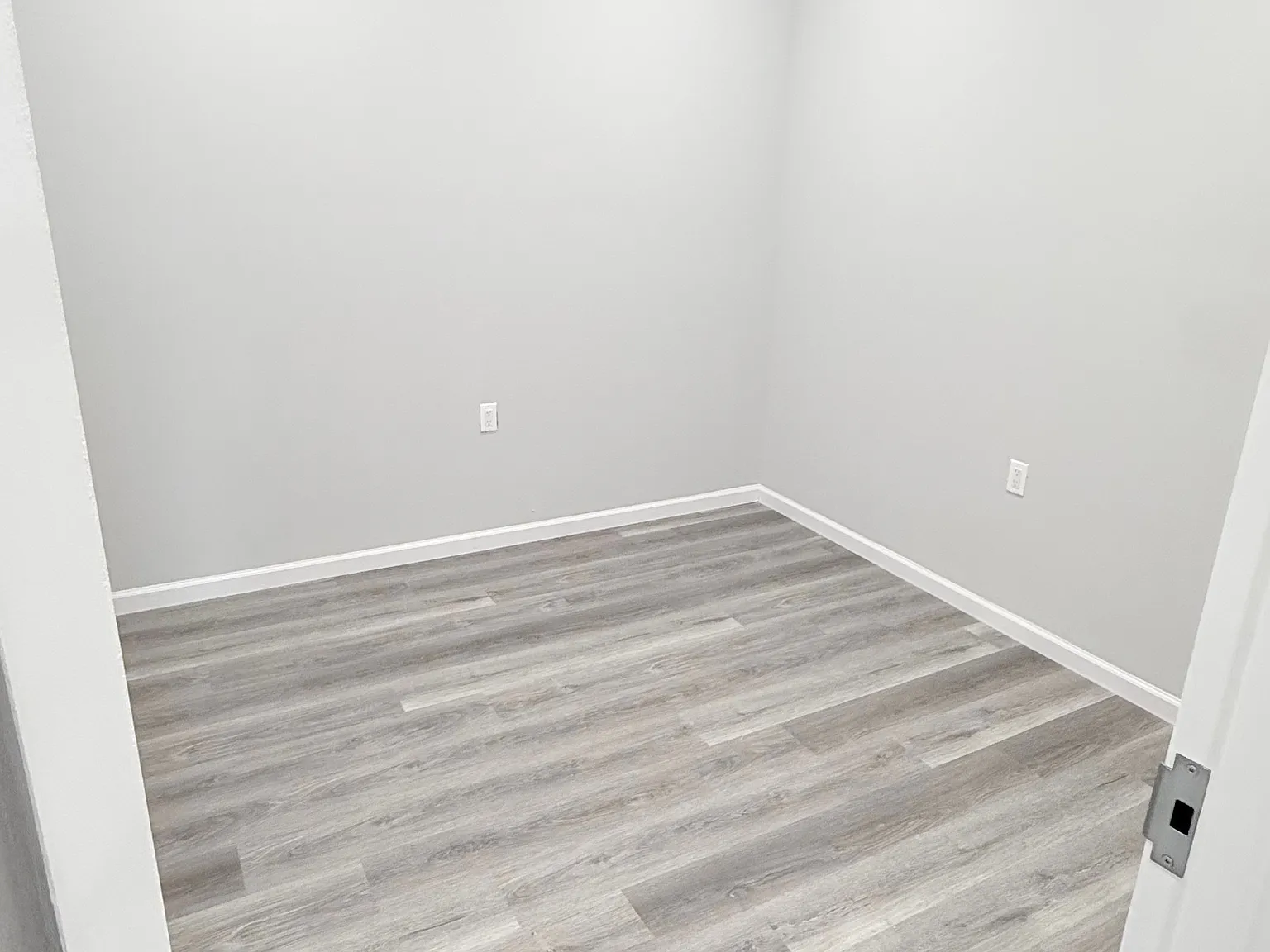 2 bed, $2,127 — Photo 4