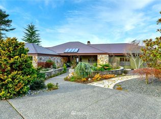 2392 Williams Rd, Oak Harbor, WA 98277