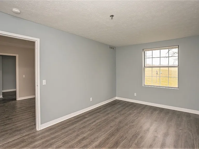 4 Gateway — Photo 12