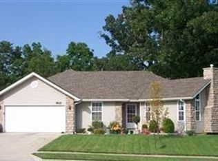 1530 S Lone Pine Ave, Springfield, MO 65804