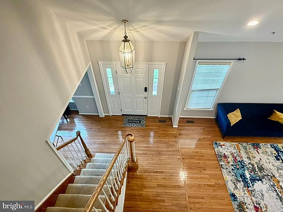 5th image of 240 Torrey Pine Ct