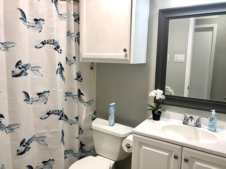 Holly St — Photo 15