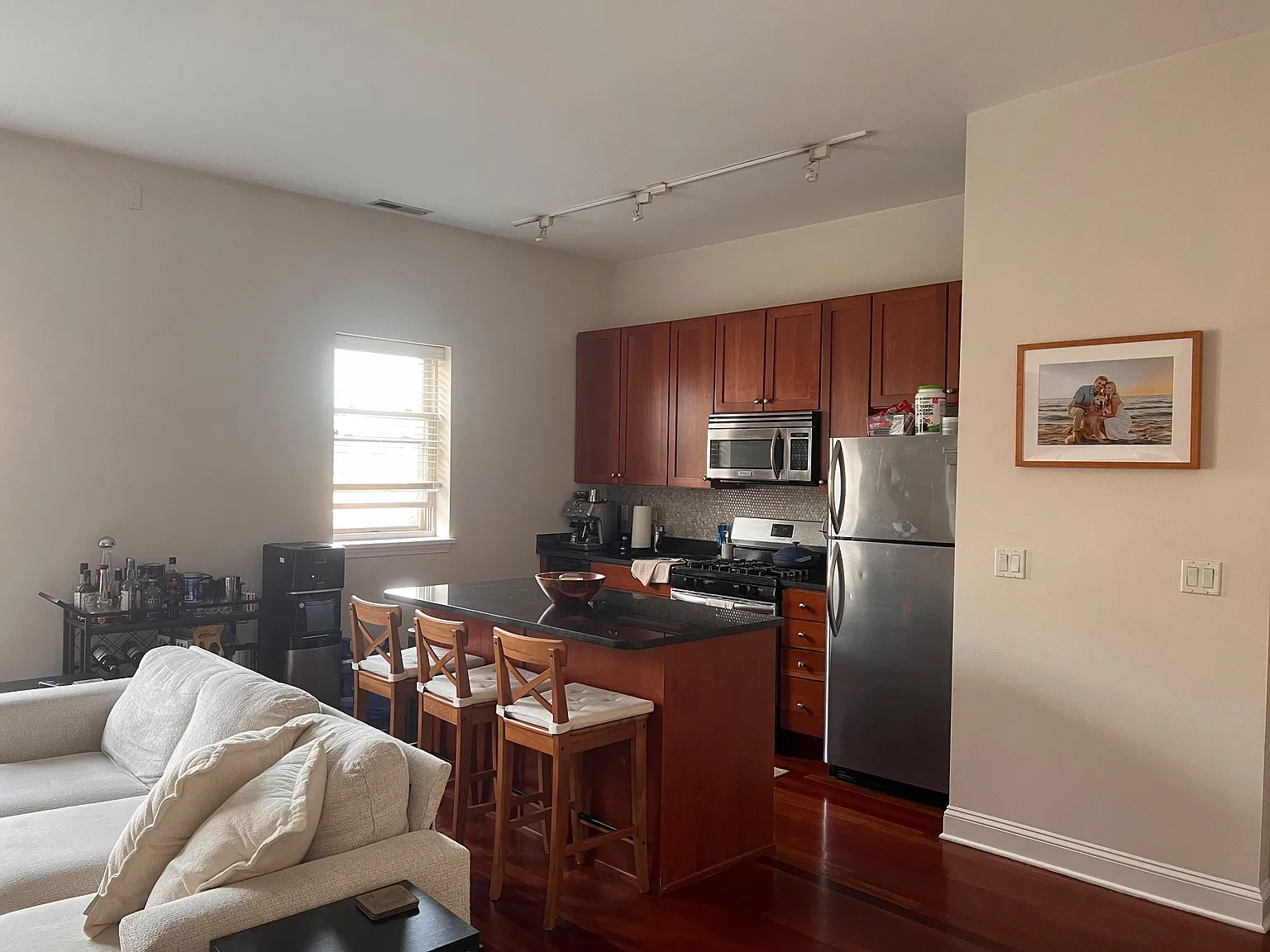 2 bed, 1100 sqft, $3,700 — Photo 3