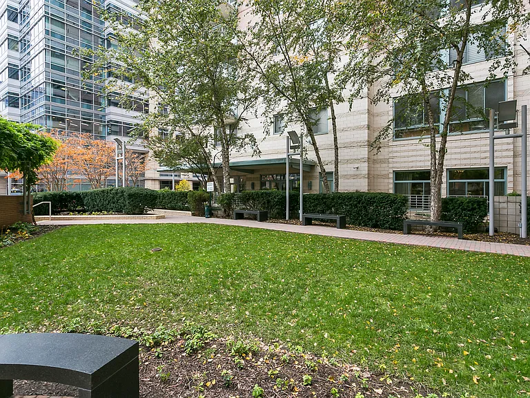 851 N Glebe Rd #2014 — Photo 32
