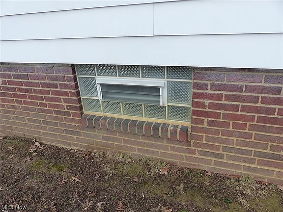 3rd image of 13502 Clifford Ave