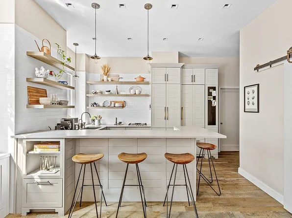 201 W 16th St APT 1A, New York, NY 10011