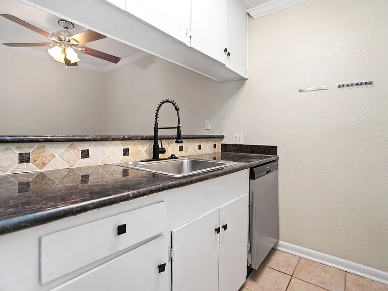 1507 California St — Photo 21