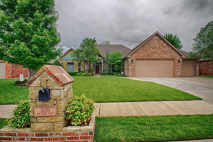 1st image of 3020 SW 132nd Pl