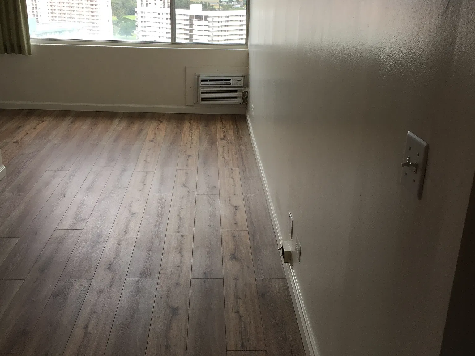 Studio, 300 sqft, $1,550 — Photo 3