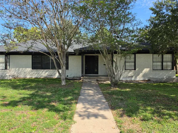 414 McNair St, Navasota, TX 77868