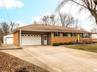 302 Carolina St, Washington, IL 61571