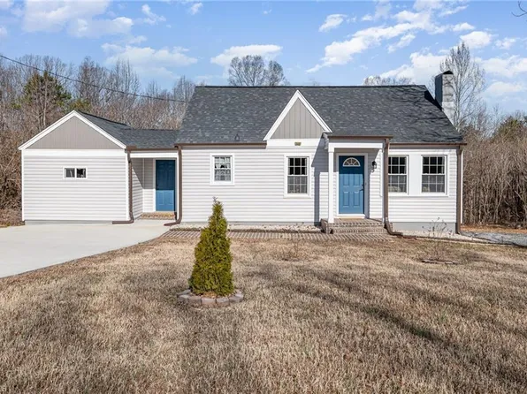 1081 Gunnell Rd, Rural Hall, NC 27045
