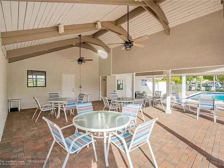6744 Canary Palm Cir — Photo 50