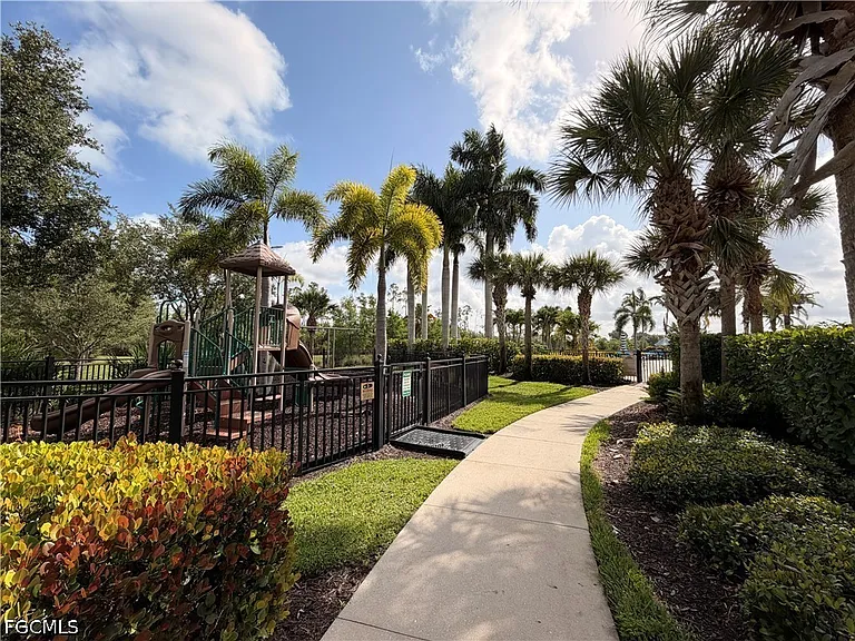 20239 Cypress Shadows Blvd — Photo 25
