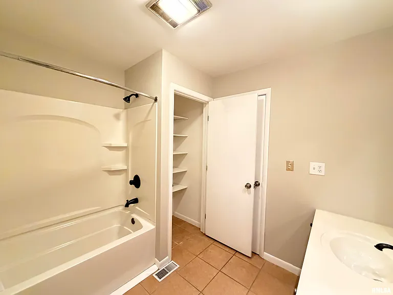 122 W Morningside Dr — Photo 38