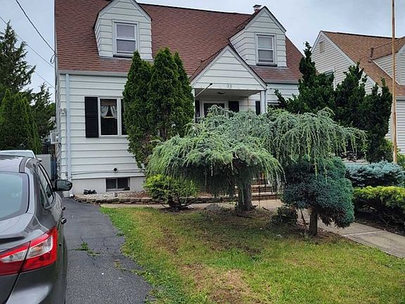 2nd image of 33 Garden Ct S