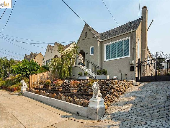 3rd image of 6234 Majestic Ave