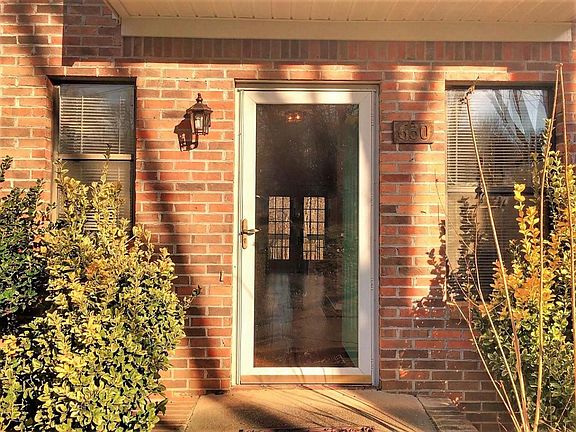 2nd image of 630 Shadywood Ln #630