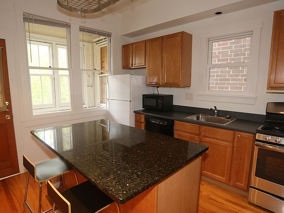 2nd image of 1426 W Barry Ave #1F