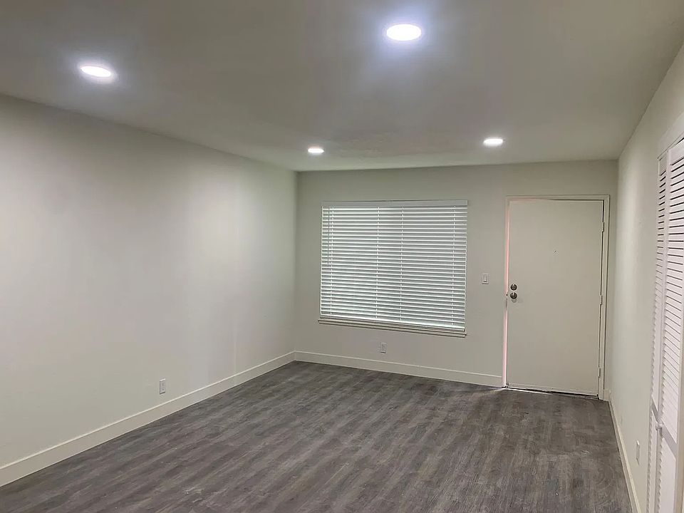 1st image of 235 Fairchild Dr Unit 7