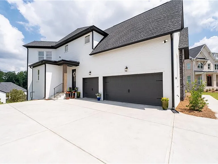 4510 Hawthorn Cir — Photo 46
