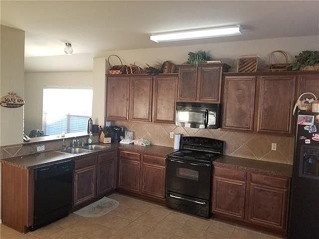 2nd image of 106 Holly St