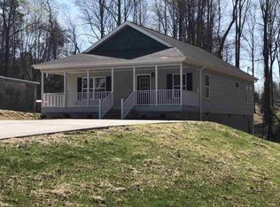 317 Wall St, Campobello, SC 29322