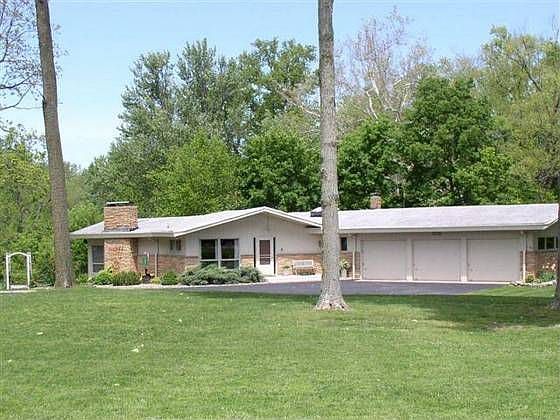 1st image of 708 W Vistula St