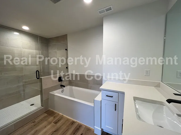 608 E 340 S — Photo 25
