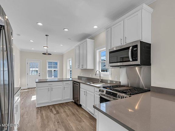 2nd image of 1708 B St