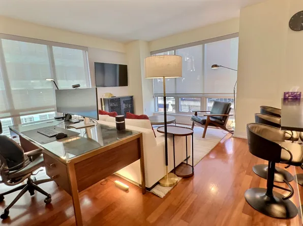350 W 42nd St, New York, NY
